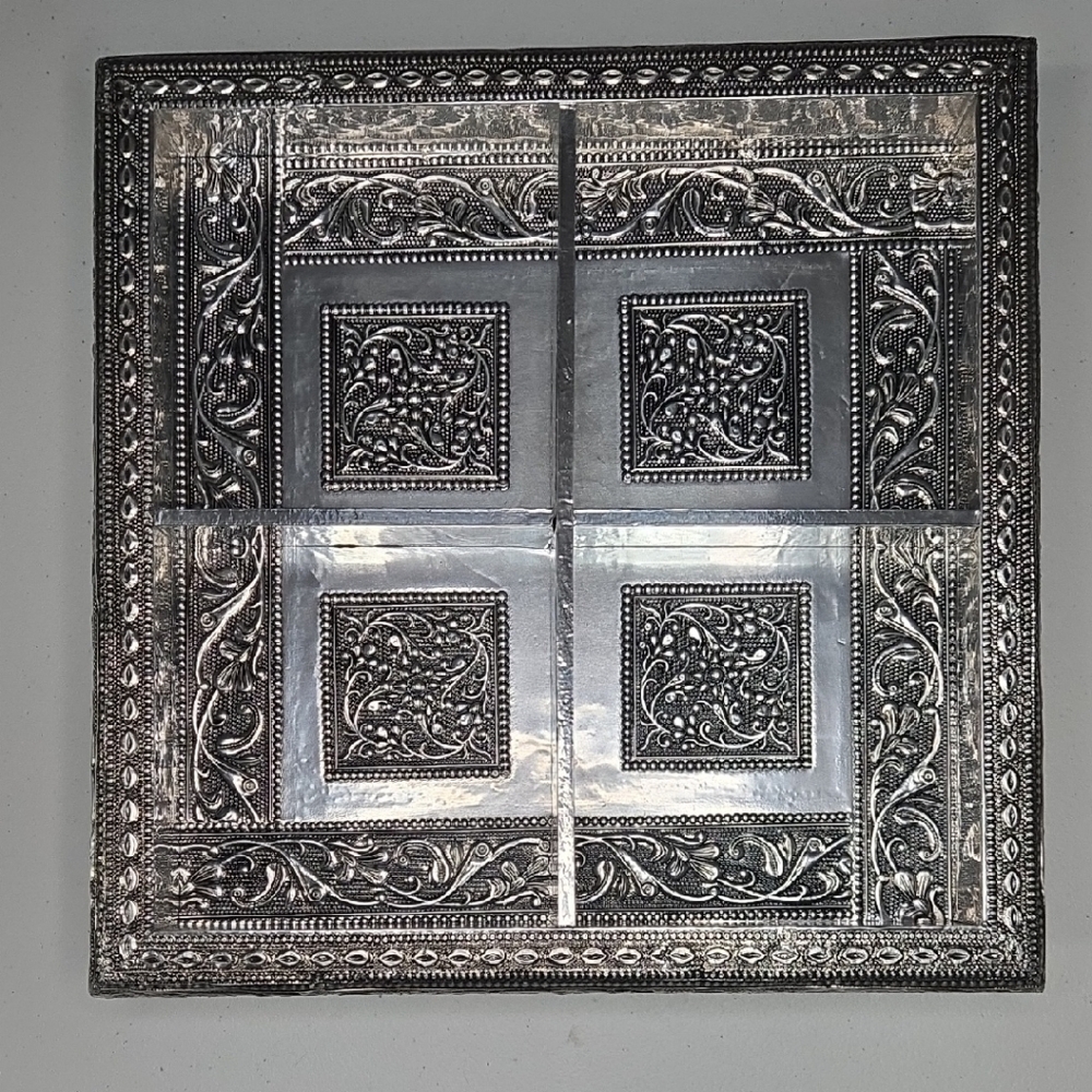 Elegant Silver Jewelry Organizer